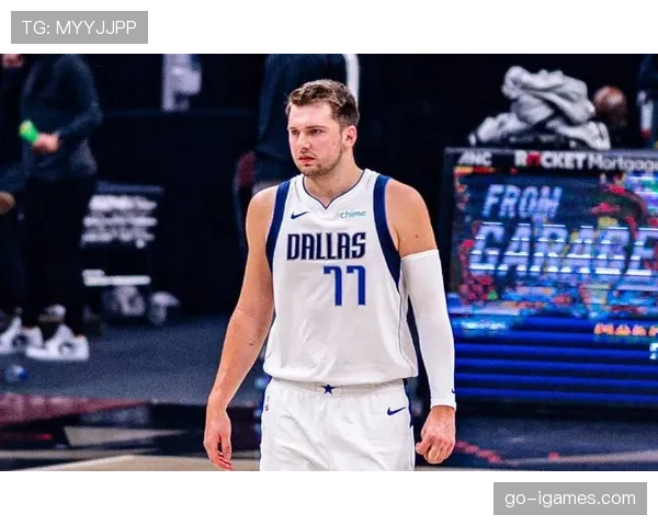 第三节风云突变：独行侠凭借东契奇后场长传连线发动三次快攻